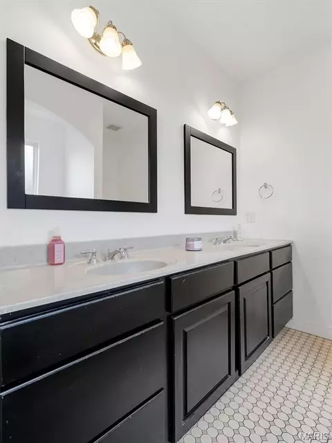 Bath - 104 W North St, Eureka, MO 63025 photo 4 of 8