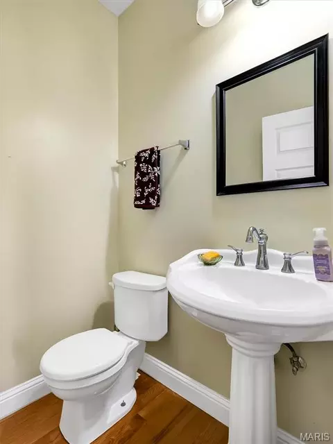 Bath - 104 W North St, Eureka, MO 63025 photo 2 of 8