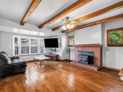 Living - 104 W North St, Eureka, MO 63025 photo 1 of 5