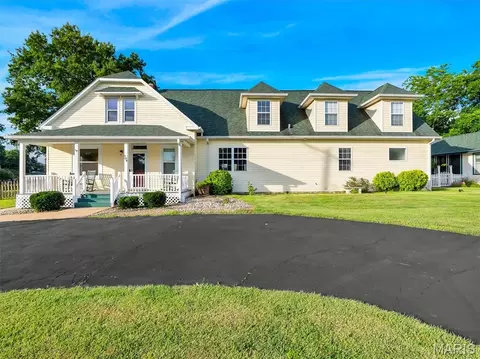 104 W North St, Eureka, MO 63025