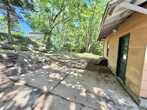 Exterior - 1908 Main Dr, High Ridge, MO 63049 photo 2 of 3