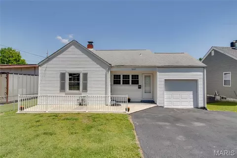 3407 Milton Dr, Alton, IL 62002