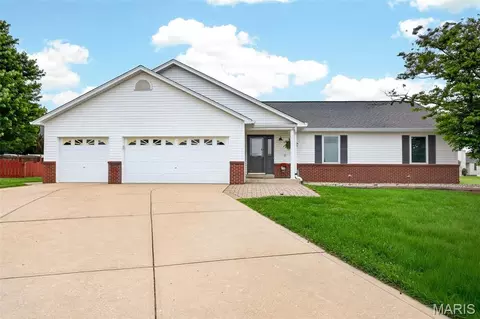 15 Covered Wagon Trail Ct, Saint Peters, MO 63376