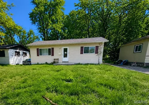 10512 Earl Dr, Saint Louis, MO 63136