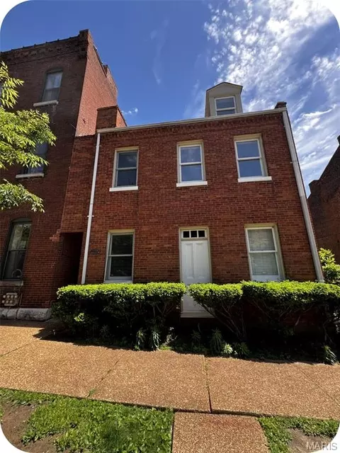 2204 Menard St, Saint Louis, MO 63104