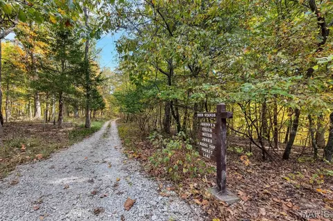 353 Callaway Ridge Dr, Defiance, MO 63341