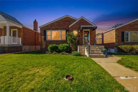 5648 Marquette Ave, Saint Louis, MO 63139