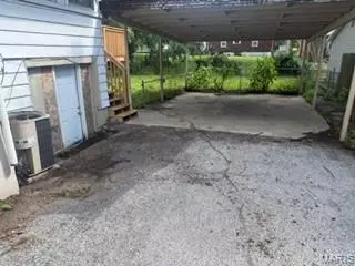 Exterior - 9078 Patrick Dr, Saint Louis, MO 63114 photo 1 of 2