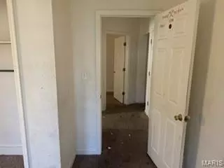 Entry Way - 9078 Patrick Dr, Saint Louis, MO 63114 photo 5 of 9