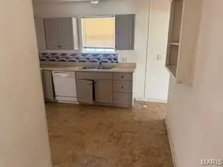 Entry Way - 9078 Patrick Dr, Saint Louis, MO 63114 photo 7 of 9