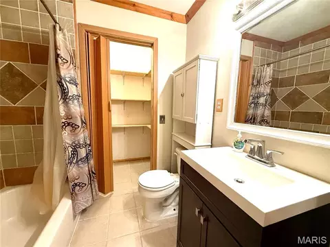 Bath - 524 Collie St, Arcadia, MO 63621 photo 2 of 3