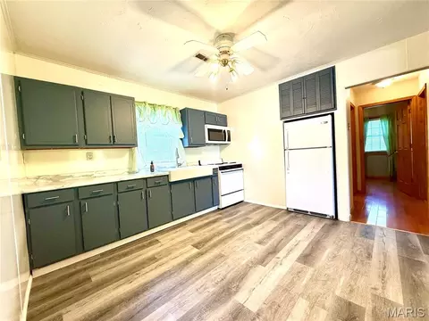 Kitchen - 524 Collie St, Arcadia, MO 63621 photo 2 of 2