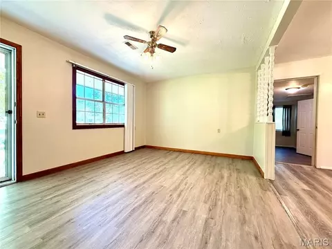 Living - 524 Collie St, Arcadia, MO 63621 photo 2 of 3