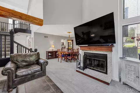 Living - 665 Highview Circle Dr, Ballwin, MO 63021 photo 4 of 5