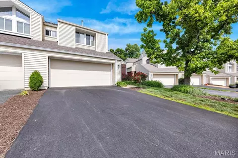 Exterior - 665 Highview Circle Dr, Ballwin, MO 63021 photo 11 of 12