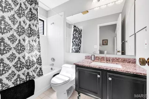 Bath - 665 Highview Circle Dr, Ballwin, MO 63021 photo 6 of 7