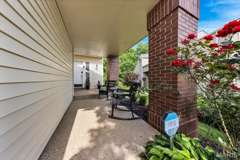 Exterior - 665 Highview Circle Dr, Ballwin, MO 63021 photo 8 of 12