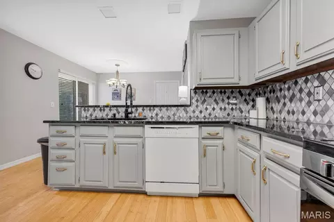 Kitchen - 665 Highview Circle Dr, Ballwin, MO 63021 photo 3 of 4