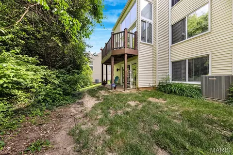 Exterior - 665 Highview Circle Dr, Ballwin, MO 63021 photo 6 of 12