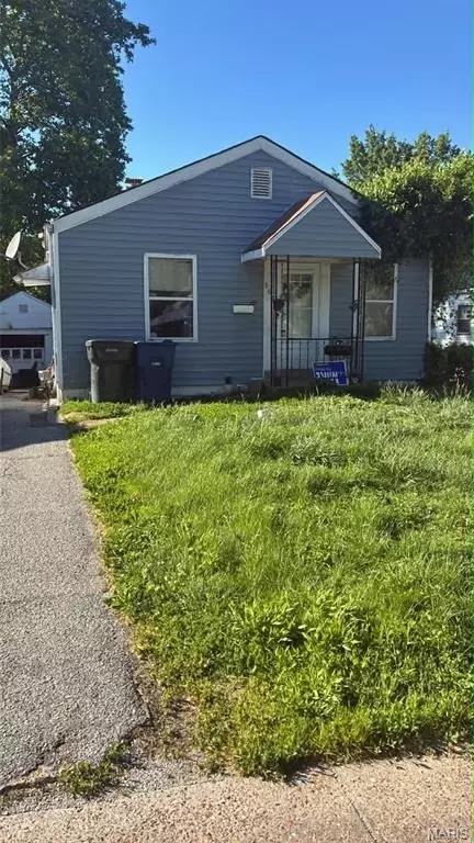 887 Gustav Ave, Saint Louis, MO 63147