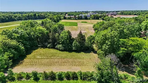 08 Benne Rd, Defiance, MO 63341