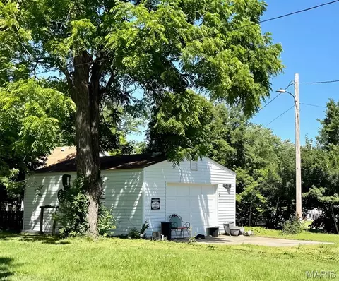 412 Monroe St, Desloge, MO 63601