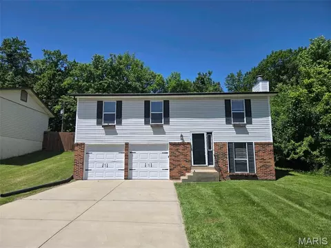 21 Oak Bend Ln, Saint Peters, MO 63376