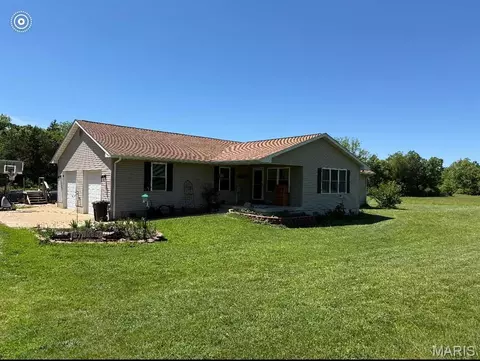 5220 Hurryville Rd, Farmington, MO 63640