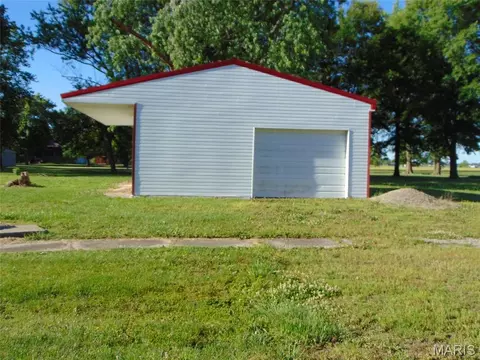 000 W St Louis Ave, Dowell, IL 62927