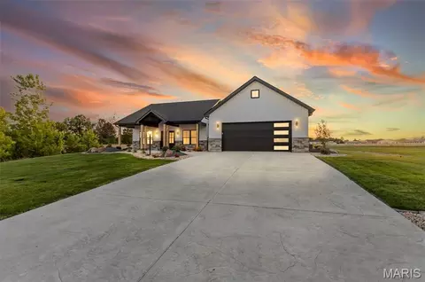802 N June St, Jerseyville, IL 62052