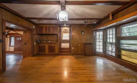 Living - 18009 Crown Rd, Dixon, MO 65459 photo 4 of 10