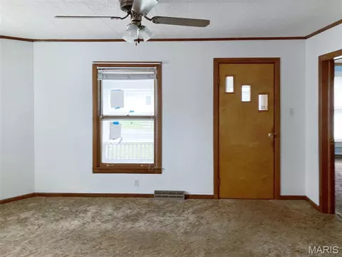 Living - 869 S Redman Ave, Marshall, MO 65340 photo 1 of 2