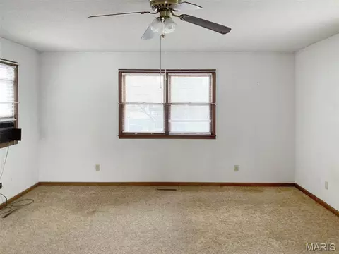 Living - 869 S Redman Ave, Marshall, MO 65340 photo 2 of 2