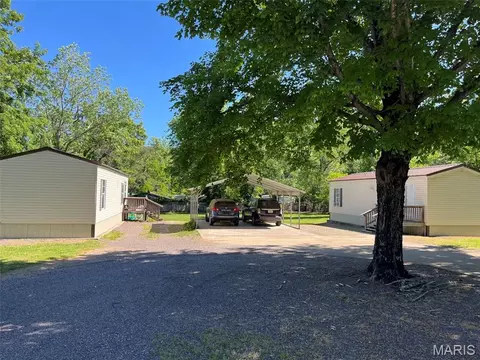 722 E Daniels St, Piedmont, MO 63957