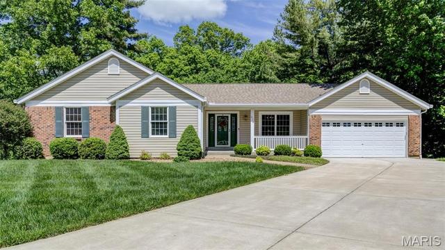 634 River Bend Estates Dr, Saint Charles, MO 63303