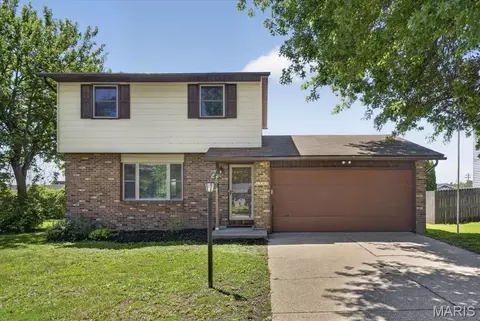 1707 Muny Vista Dr, Alton, IL 62002