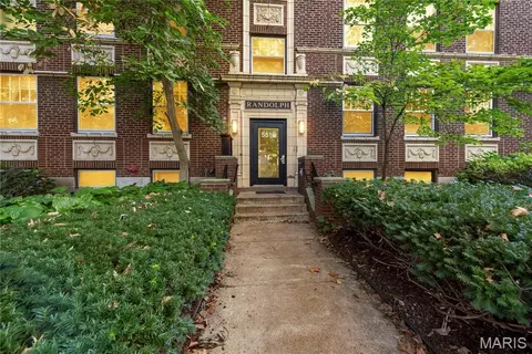 5510 Waterman Blvd #202, Saint Louis, MO 63112