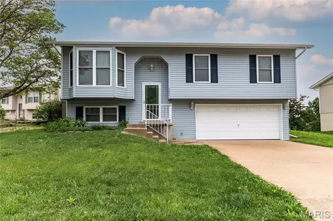 3267 Lupine Dr, Arnold, MO 63010