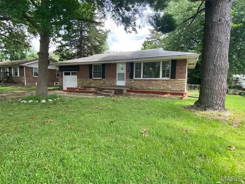 9616 Durham Dr, Riverview, MO 63137