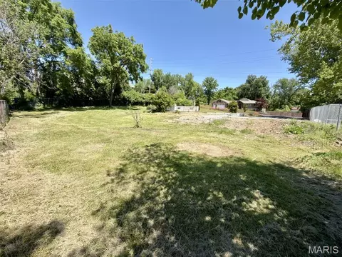 2215 Maxville Ln, Arnold, MO 63010 photo 3