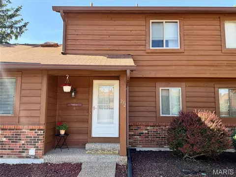 272 Cedar Grove Dr #B, Saint Charles, MO 63304