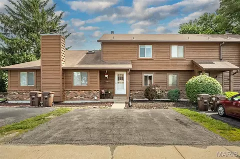272 Cedar Grove Dr #B, Saint Charles, MO 63304