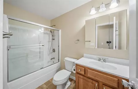 Bath - 243 Duffers Dr, Saint Clair, MO 63077 photo 1 of 3