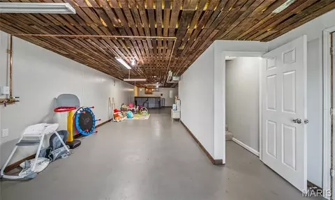 Entry Way - 243 Duffers Dr, Saint Clair, MO 63077 photo 2 of 2