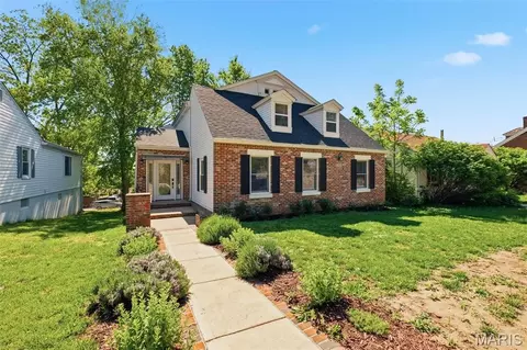522 S 2nd St, Saint Charles, MO 63301