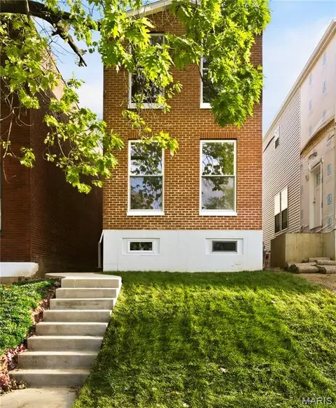2734 Geyer Ave, Saint Louis, MO 63104