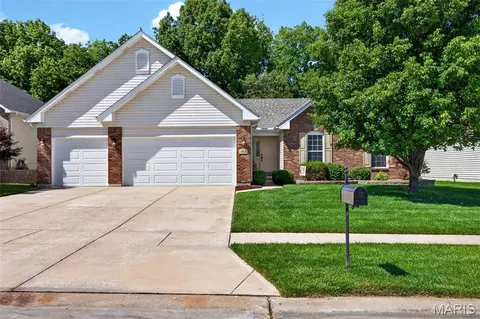 1013 Roosevelt Dr, Wentzville, MO 63385