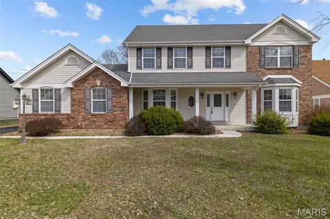 230 Fox Ridge Dr, Saint Charles, MO 63303