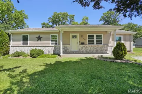 117 W Oak St, Mascoutah, IL 62258