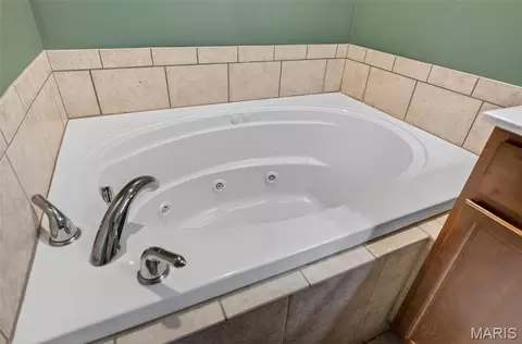 Bath - 15859 Tundra St, Saint Robert, MO 65584 photo 3 of 6
